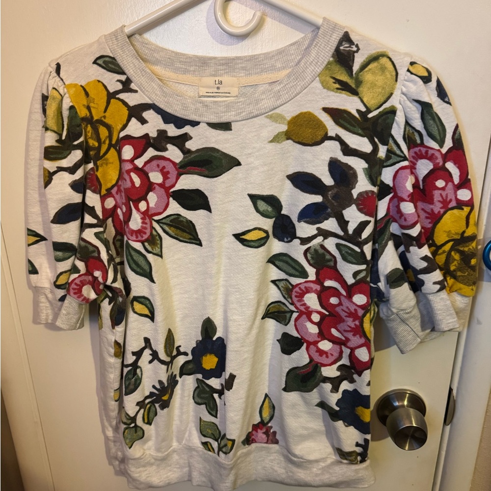 T.La sweatshirt style top